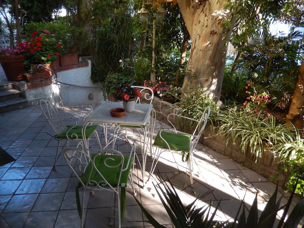 Hotel Europa Ischia Bagian luar foto