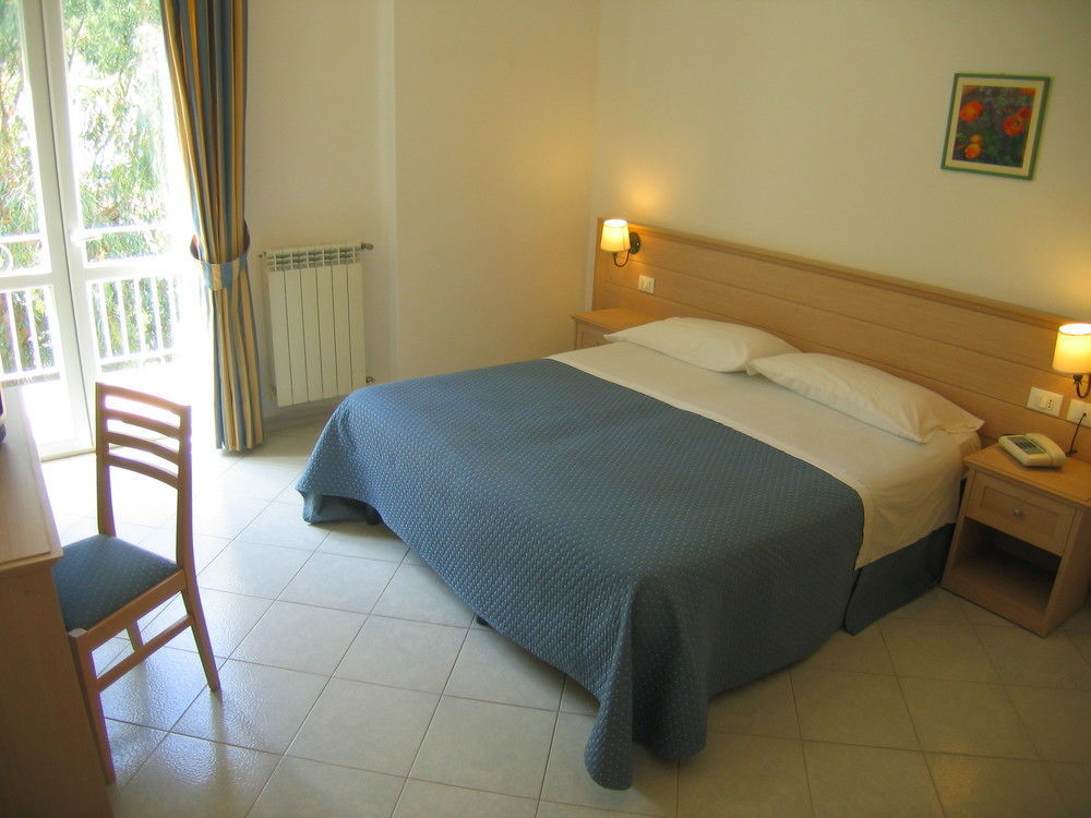 Hotel Europa Ischia Bagian luar foto