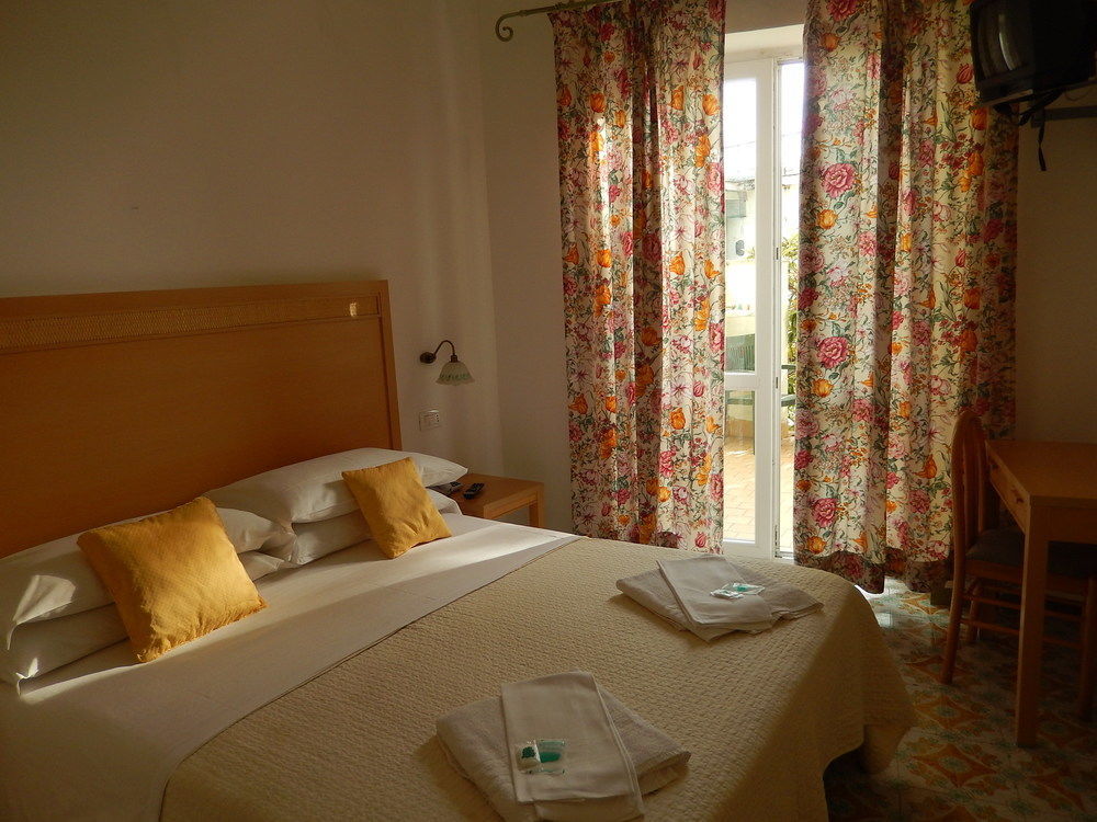 Hotel Europa Ischia Bagian luar foto