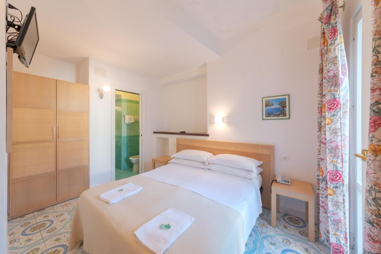 Hotel Europa Ischia Bagian luar foto